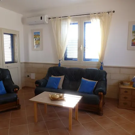 Azzurra Villa Lendinuso